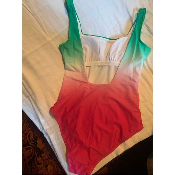 COPY - NWOT US POLO ASSN LADIES OMBRE ONE PIECE SWIMSUIT GREEN PRINT. - Picture 2 of 7